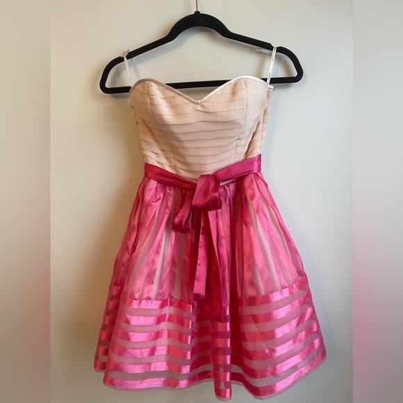 Betsey Johnson Party Dress Barbie Pink Strapless Satin Taffeta Size 0 Prom